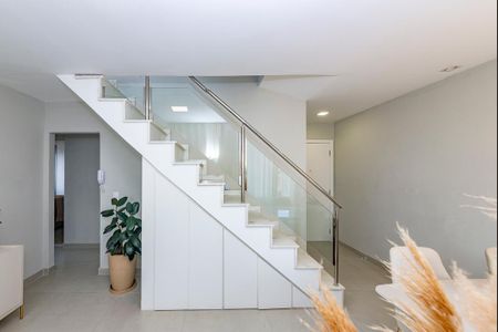 Apartamento à venda com 110m², 2 quartos e 2 vagas Apartamento à venda com 110m², 2 quartos e 2 vagasSala 1