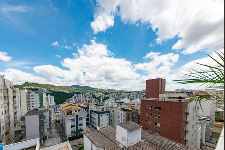 Apartamento à venda com 110m², 2 quartos e 2 vagas Apartamento à venda com 110m², 2 quartos e 2 vagasVaranda