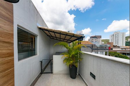Apartamento à venda com 110m², 2 quartos e 2 vagas Apartamento à venda com 110m², 2 quartos e 2 vagasVaranda