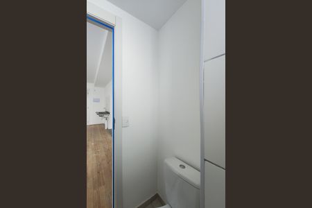 Banheiro  de kitnet/studio à venda com 1 quarto, 30m² em Santo Cristo, Rio de Janeiro