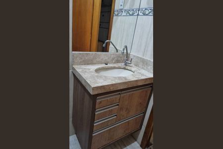 Casa para alugar com 4 quartos, 220m² em Jardim Maria Augusta, Taubaté