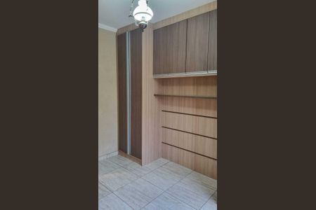 Casa para alugar com 4 quartos, 220m² em Jardim Maria Augusta, Taubaté