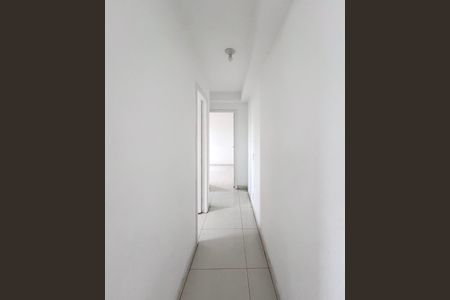 Corredor de apartamento para alugar com 2 quartos, 45m² em Vila Caraguata, São Paulo