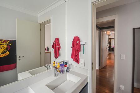 Apartamento à venda com 147m², 3 quartos e 2 vagasBanheiro da Suíte 2