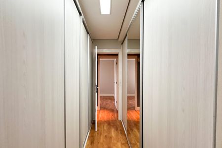 Apartamento à venda com 147m², 3 quartos e 2 vagasCloset da suíte 1