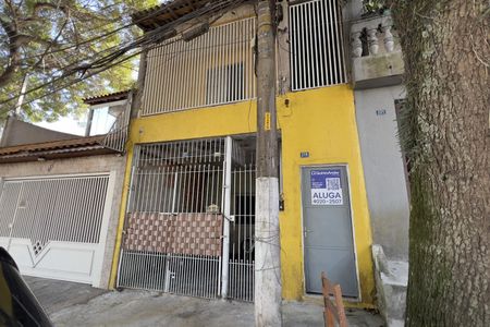 Casa para alugar com 100m², 2 quartos e sem vagaFachada com placa