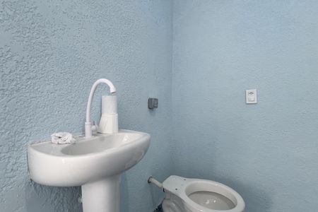 Banheiro de casa para alugar com 2 quartos, 100m² em Jardim Bom Clima, Guarulhos
