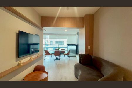 Sala de apartamento para alugar com 2 quartos, 74m² em Pinheiros, São Paulo