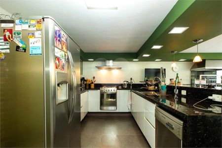 Casa à venda com 3 quartos, 650m² em Jardim Marajoara, São Paulo