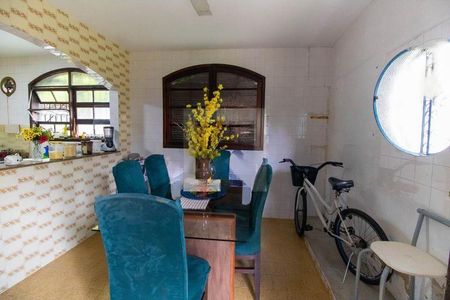 Casa à venda com 4 quartos, 290m² em Itaipu, Niterói