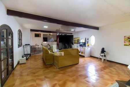 Casa à venda com 4 quartos, 290m² em Itaipu, Niterói