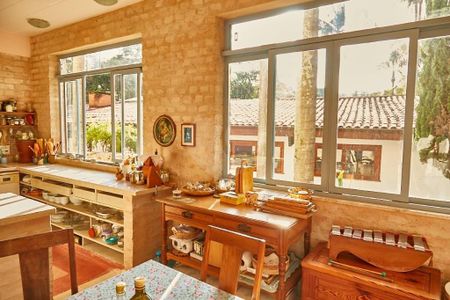 Casa à venda com 10 quartos, 600m² em Jardim Cordeiro, São Paulo