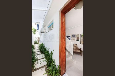 Casa à venda com 138m², 4 quartos e 1 vaga