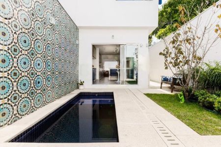 Casa à venda com 138m², 4 quartos e 1 vaga