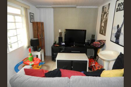 Casa à venda com 240m², 3 quartos e 2 vagas