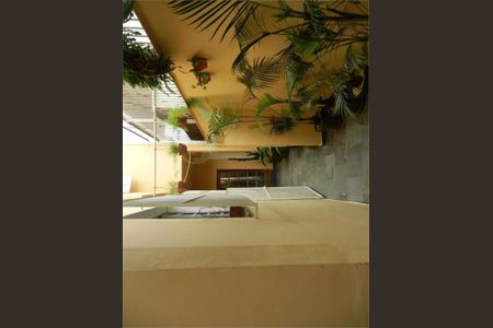 Casa à venda com 240m², 3 quartos e 2 vagas