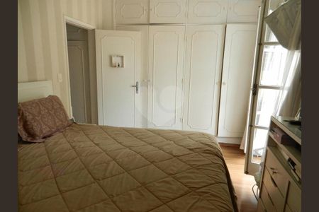 Casa à venda com 240m², 3 quartos e 2 vagas