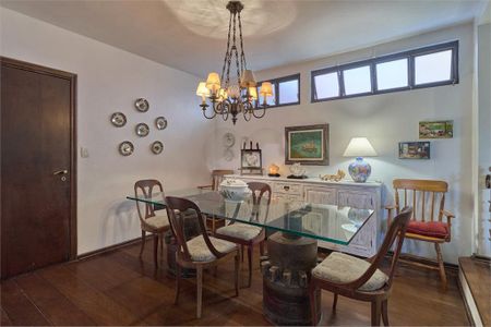 Casa à venda com 4 quartos, 273m² em Granja Julieta, São Paulo