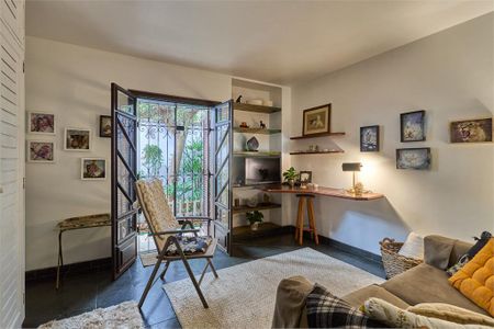 Casa à venda com 4 quartos, 273m² em Granja Julieta, São Paulo