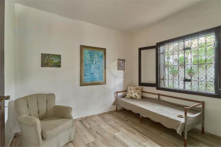 Casa à venda com 4 quartos, 273m² em Granja Julieta, São Paulo