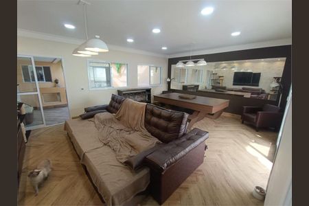Casa à venda com 250m², 2 quartos e 3 vagas