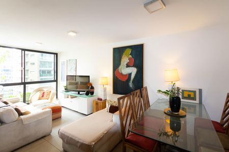 Apartamento à venda com 100m², 2 quartos e 1 vagaSala