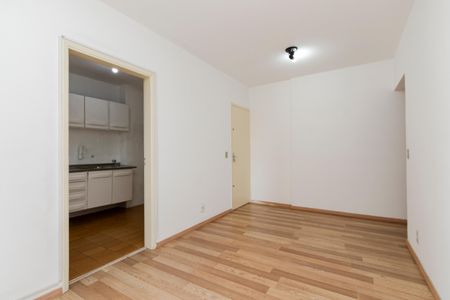 Sala de apartamento para alugar com 2 quartos, 56m² em Cidade Monções, São Paulo