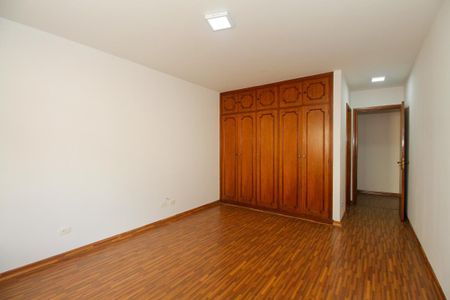 Casa para alugar com 600m², 4 quartos e 6 vagas Casa para alugar com 600m², 4 quartos e 6 vagasSuíte 3