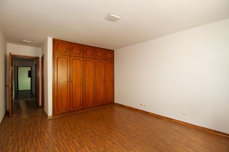 Casa para alugar com 600m², 4 quartos e 6 vagas Casa para alugar com 600m², 4 quartos e 6 vagasSuíte 4