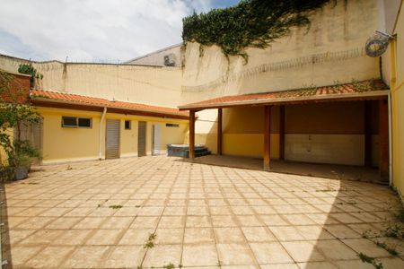 Casa para alugar com 600m², 4 quartos e 6 vagas Casa para alugar com 600m², 4 quartos e 6 vagasQuintal