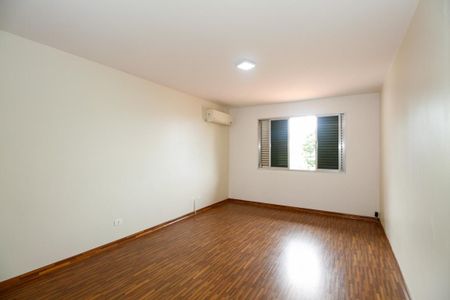 Casa para alugar com 600m², 4 quartos e 6 vagas Casa para alugar com 600m², 4 quartos e 6 vagasSuíte 2