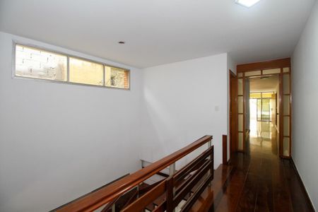 Casa para alugar com 600m², 4 quartos e 6 vagas Casa para alugar com 600m², 4 quartos e 6 vagasCorredor da Área Íntima