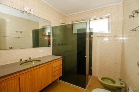 Casa para alugar com 600m², 4 quartos e 6 vagas Casa para alugar com 600m², 4 quartos e 6 vagasBanheiro da Suíte 4