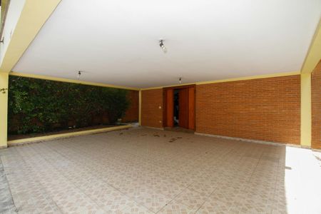 Casa para alugar com 600m², 4 quartos e 6 vagas Casa para alugar com 600m², 4 quartos e 6 vagasEntrada da Casa