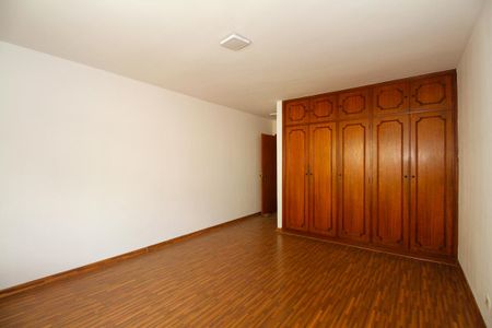 Casa para alugar com 600m², 4 quartos e 6 vagas Casa para alugar com 600m², 4 quartos e 6 vagasSuíte 4