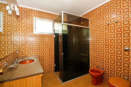 Casa para alugar com 600m², 4 quartos e 6 vagas Casa para alugar com 600m², 4 quartos e 6 vagasBanheiro da Suíte 1