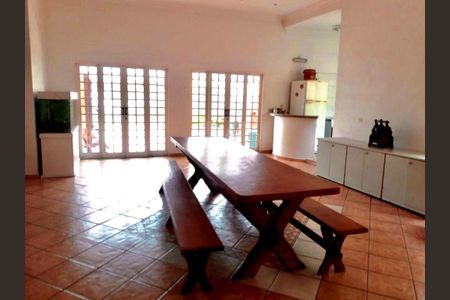 Casa à venda com 6 quartos, 300m² em Parque Assuncao, Taboão da Serra