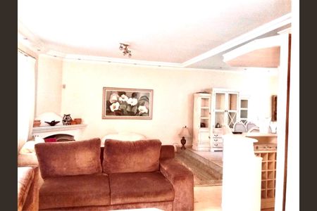 Casa à venda com 6 quartos, 300m² em Parque Assuncao, Taboão da Serra