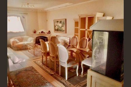 Casa à venda com 6 quartos, 300m² em Parque Assuncao, Taboão da Serra