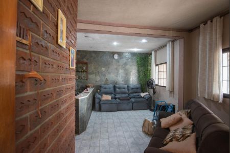 Casa à venda com 230m², 4 quartos e 3 vagasSala