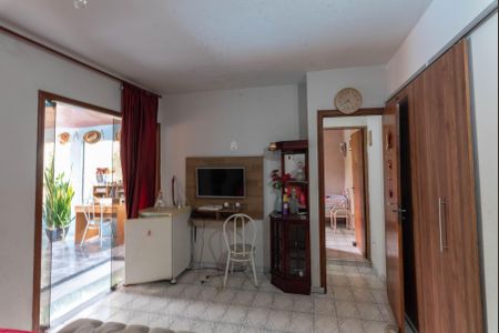 Casa à venda com 230m², 4 quartos e 3 vagasSuíte