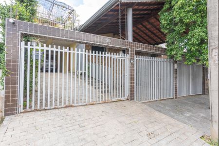 Casa à venda com 230m², 4 quartos e 3 vagasFachada