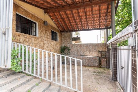 Casa à venda com 230m², 4 quartos e 3 vagasFachada