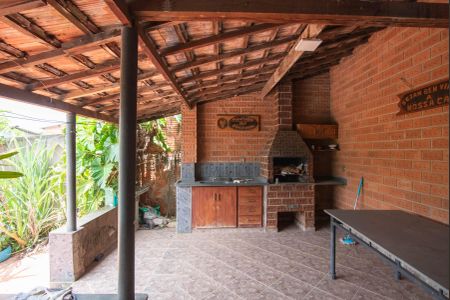 Casa à venda com 230m², 4 quartos e 3 vagasChurrasqueira