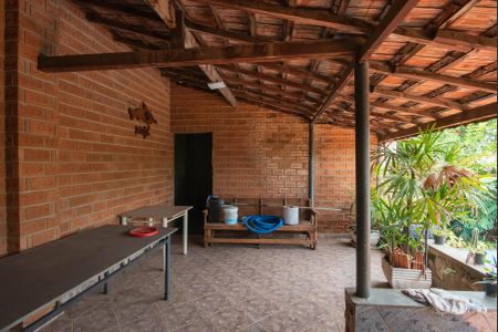 Casa à venda com 230m², 4 quartos e 3 vagasChurrasqueira