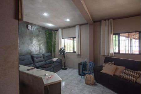 Casa à venda com 230m², 4 quartos e 3 vagasSala