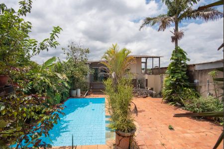Casa à venda com 230m², 4 quartos e 3 vagasPiscina