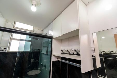 Apartamento à venda com 46m², 2 quartos e 1 vaga Apartamento à venda com 46m², 2 quartos e 1 vagaBanheiro