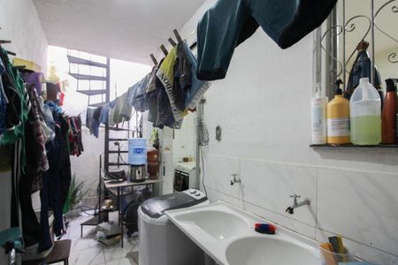 Casa à venda com 68m², 3 quartos e 1 vagaÁrea de Serviço