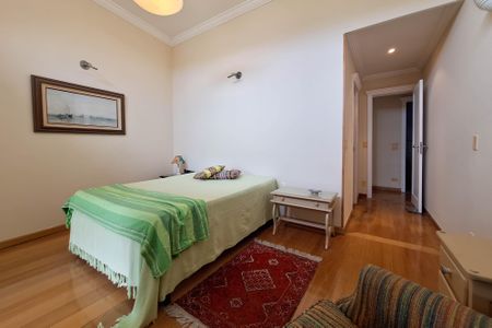 Casa de condomínio à venda com 221m², 3 quartos e 3 vagas Casa de condomínio à venda com 221m², 3 quartos e 3 vagasSuíte 1